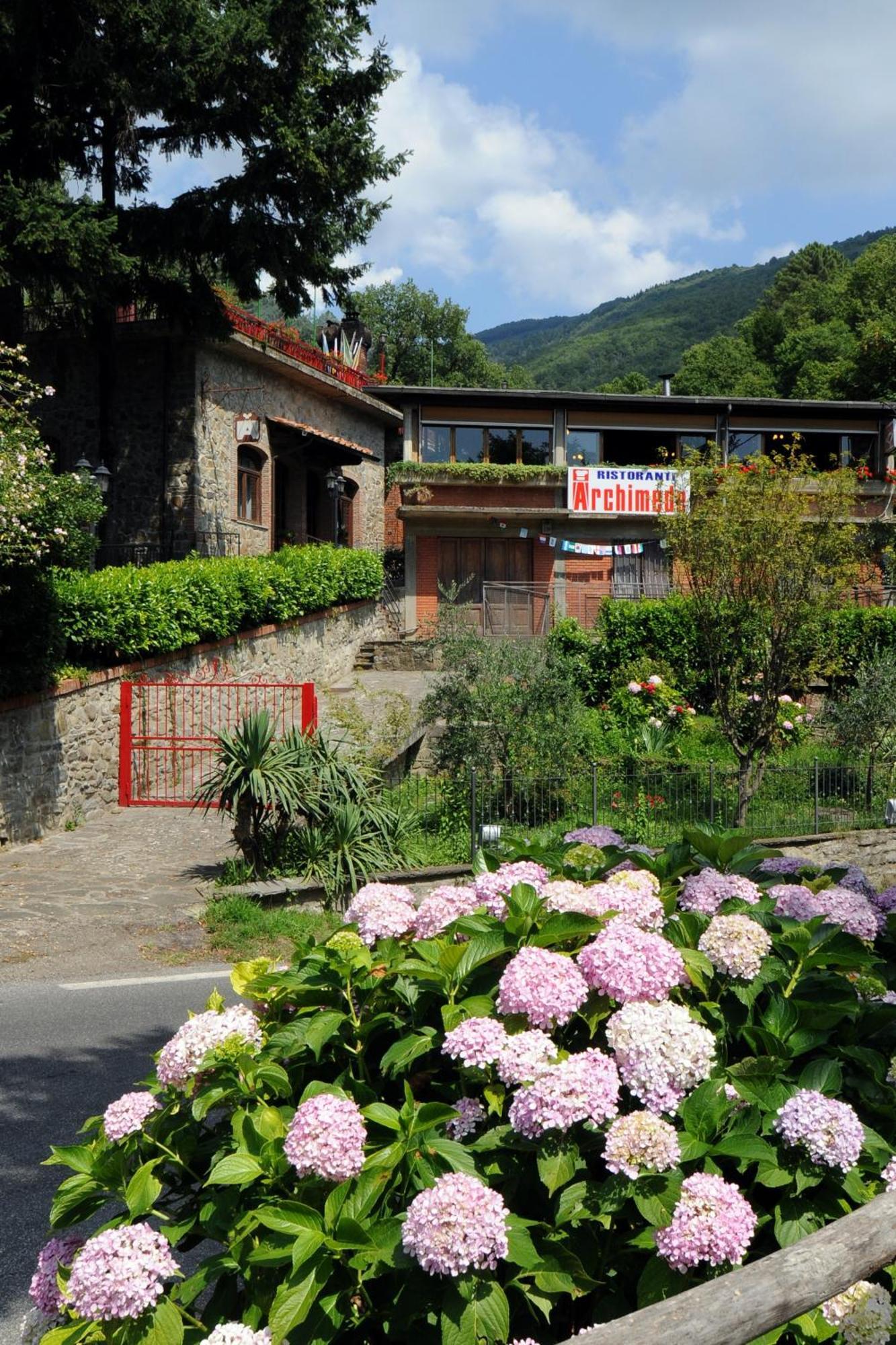 Hotel Archimede Reggello Exteriör bild
